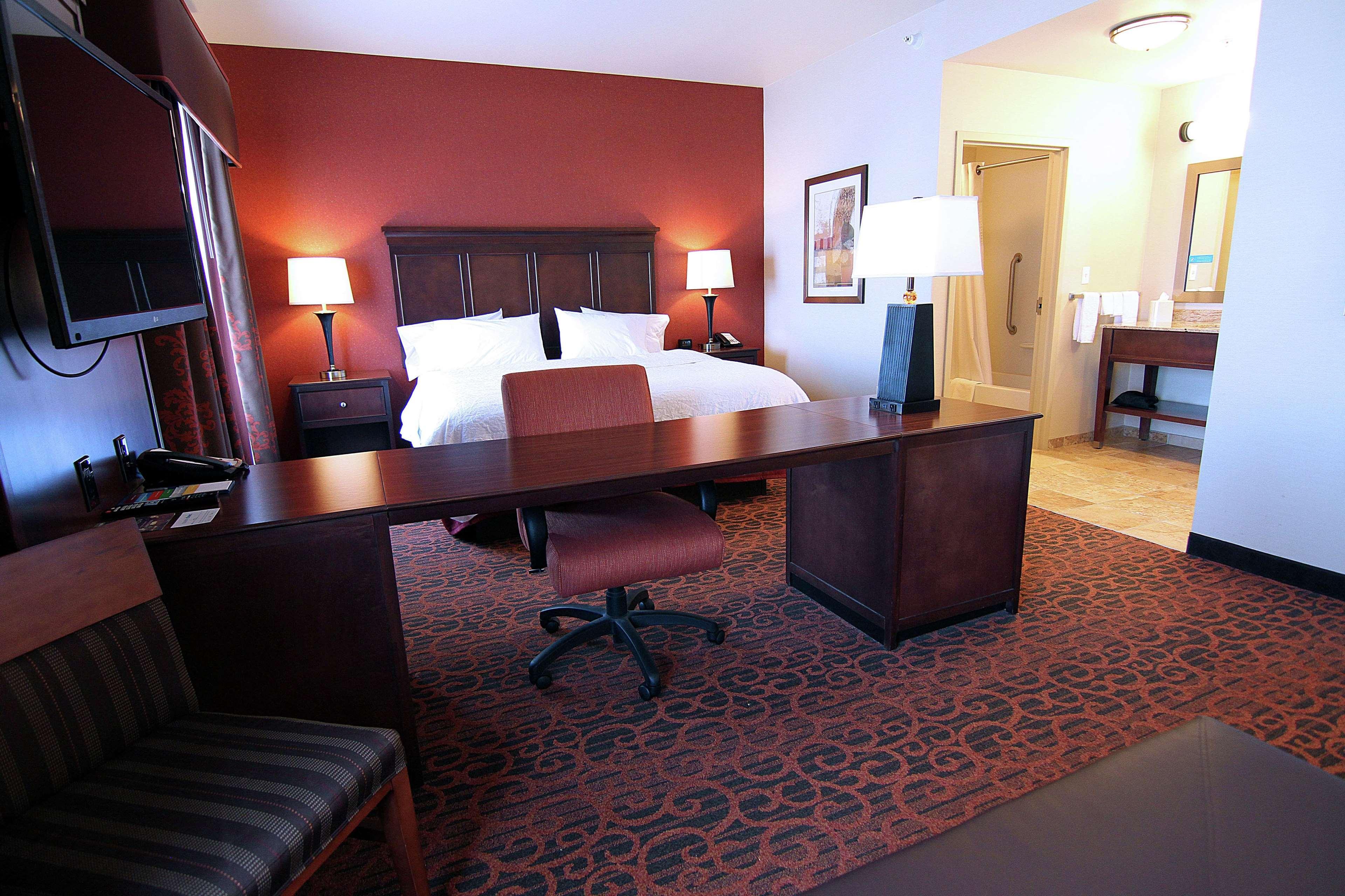 Hampton Inn & Suites Grand Forks Eksteriør bilde