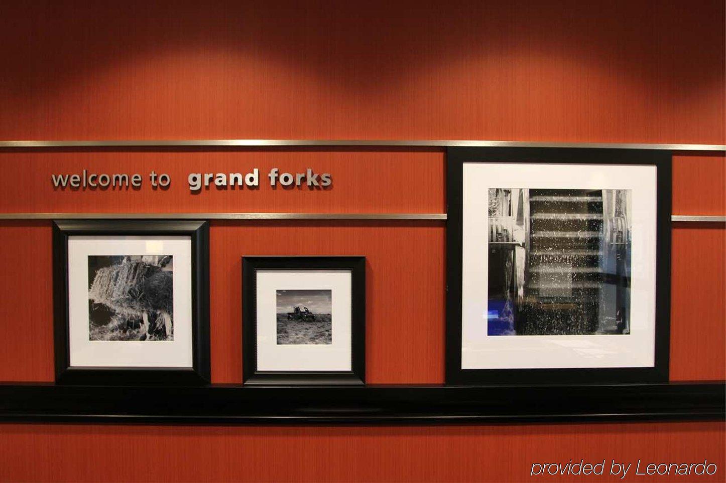 Hampton Inn & Suites Grand Forks Eksteriør bilde
