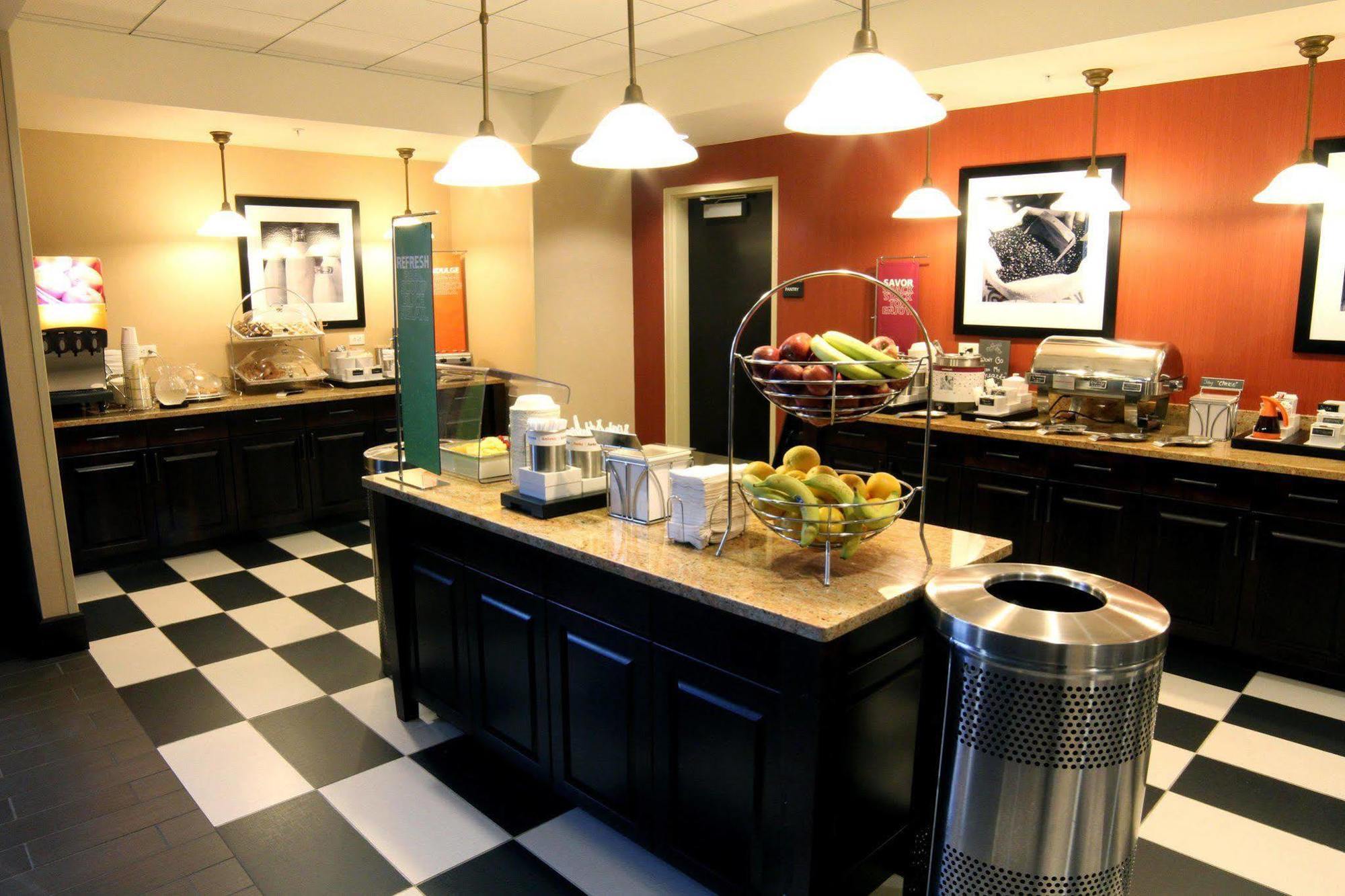 Hampton Inn & Suites Grand Forks Eksteriør bilde